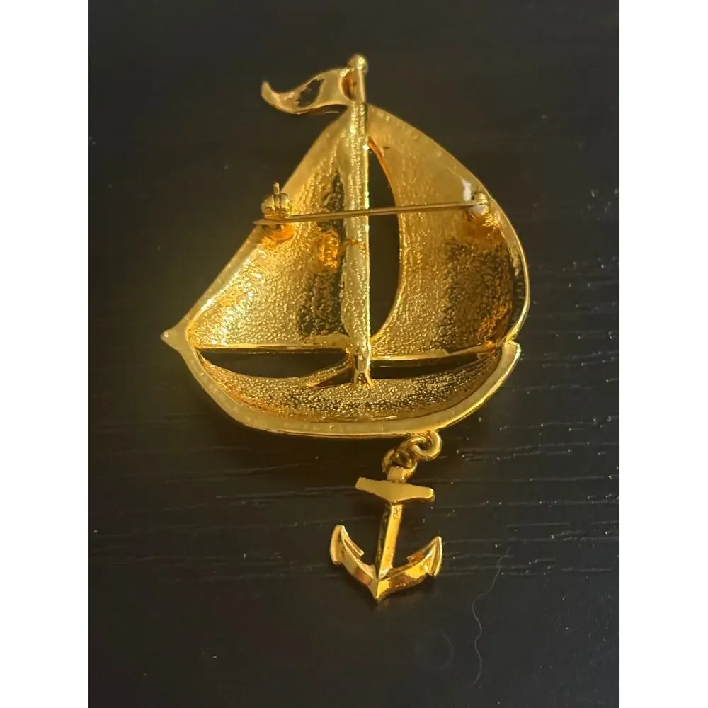 Vintage Avon Sailboat Brooch Enamel Dangling Anchor